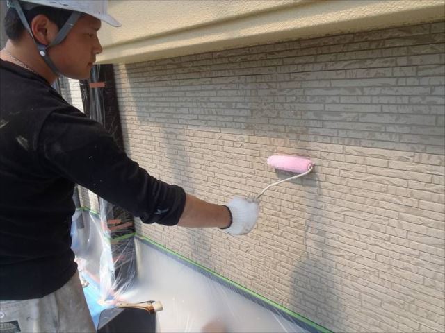 クリヤー塗装の２回目を実施中です。