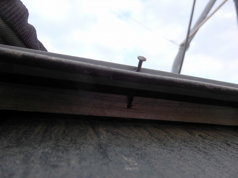 小金井市F様邸　外壁屋根塗装工事　棟板金の不具合