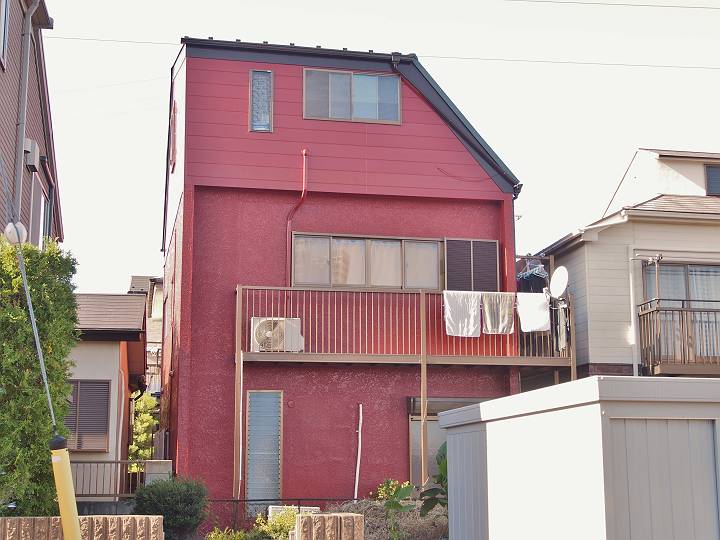 屋根からの雨漏り。単純明快な対策は「重ね葺き」です。