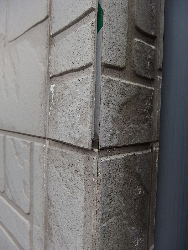 サイディングパネルの亀裂