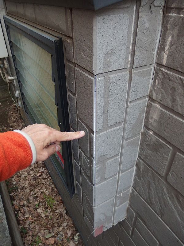 サイディングパネルの亀裂