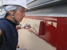 下塗り後、中塗り・上塗りを施します。