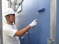 中塗り・上塗りはブルーで塗装。