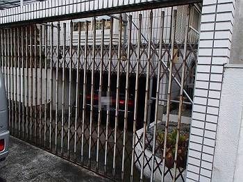 施工前　ガレージシャッター