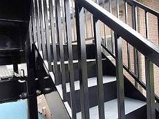 階段もサビが全くなくなりました。