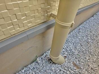 水切り、配管も綺麗に塗装されています。