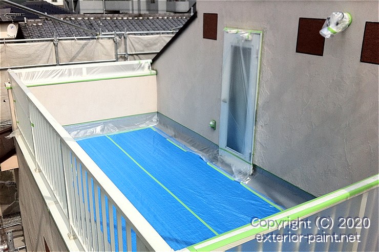 ルーフバルコニー床のブルーシート養生