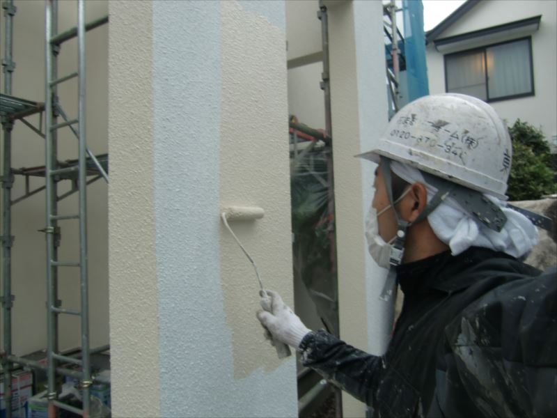 20170218外壁塗装T様邸駐車場外壁2中塗りCIMG5994_s