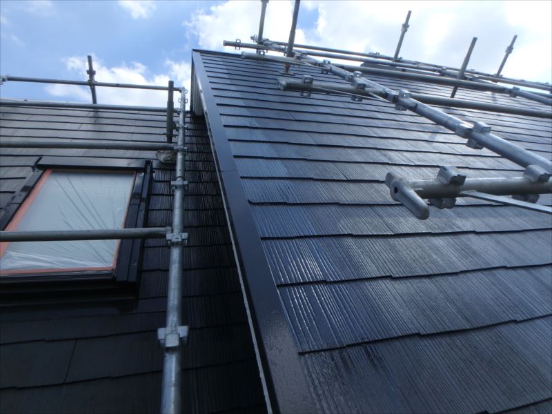 20170225外壁塗装F様邸屋根塗装3上塗りP2250166_s