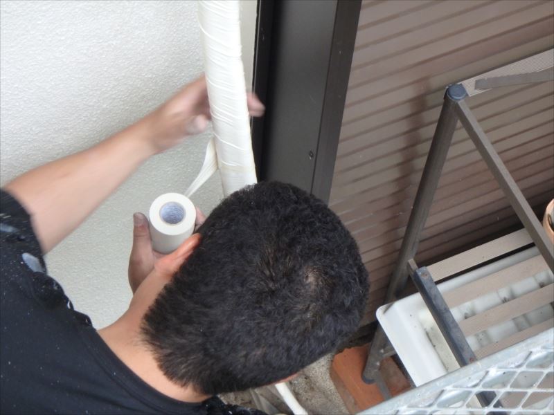 20170421外壁塗装I様邸配管テープ巻きP4210690_s