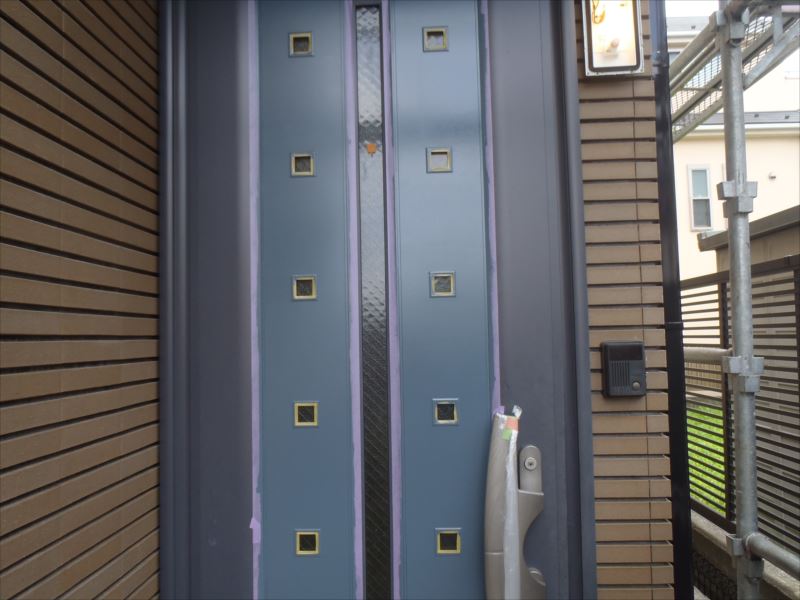 20170807外壁塗装N様邸玄関扉塗装P8070192_s