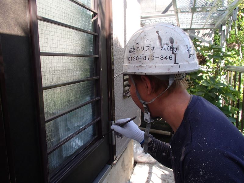 20170919外壁塗装T様邸勝手口塗装P9190002_s