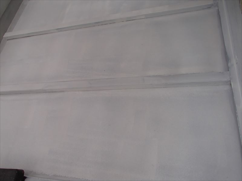 20170301外壁塗装T様邸トタン屋根2錆止めP3011703_s