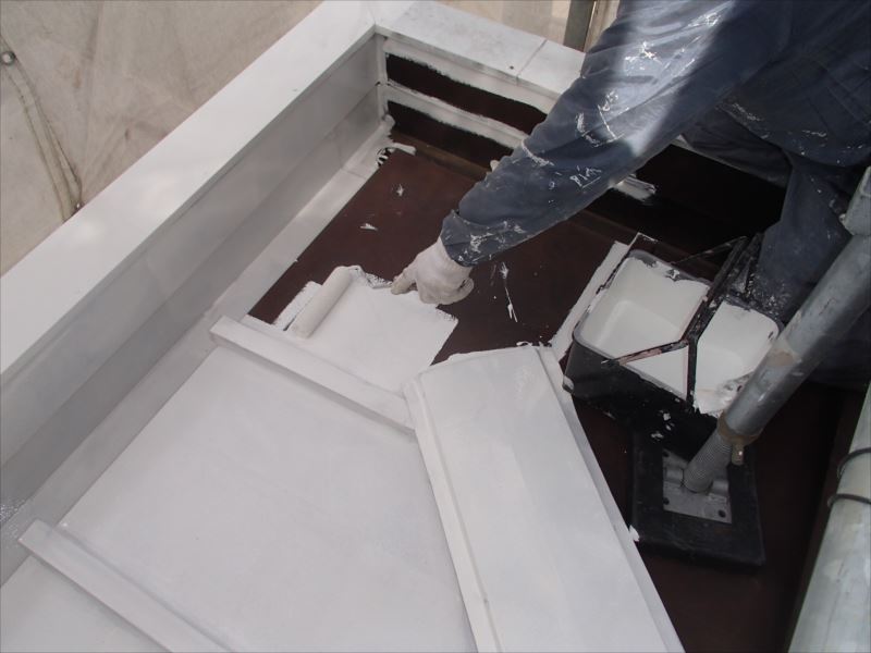 20170301外壁塗装T様邸トタン屋根2錆止めP3011697_s