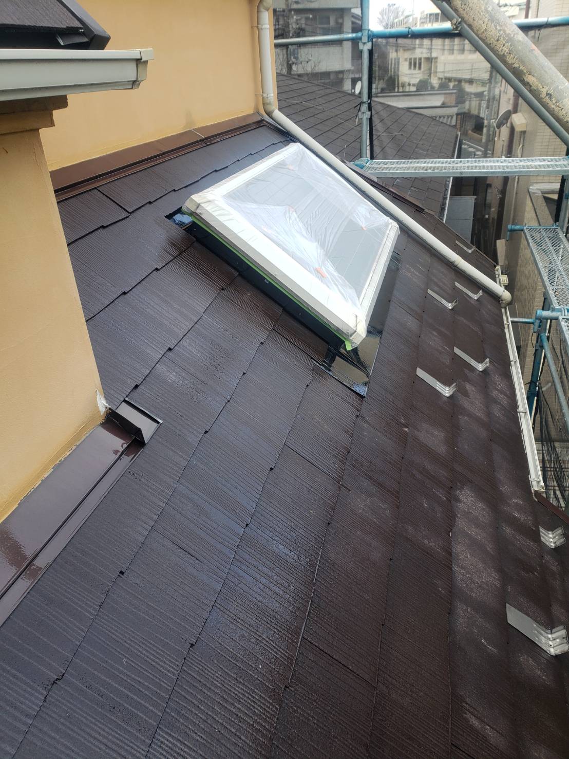 外壁塗装 世田谷区Ｔ様邸 下屋根下塗り中2021012628595