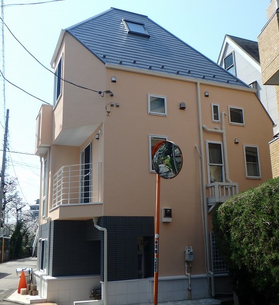 外壁塗装 世田谷区Ｇ様邸 施工後外壁全景P3260120