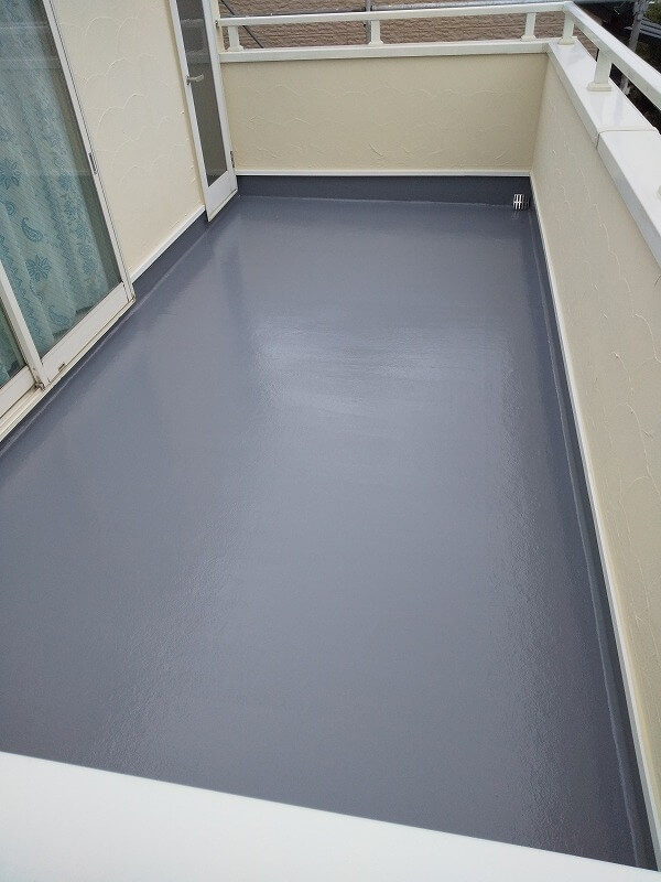 外壁塗装 世田谷区H様邸 ベランダ床施工後全景 20210906DSC_0002
