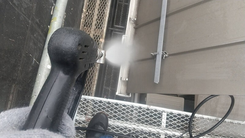 外壁塗装 世田谷区M様邸 屋根洗浄中 2022041530701