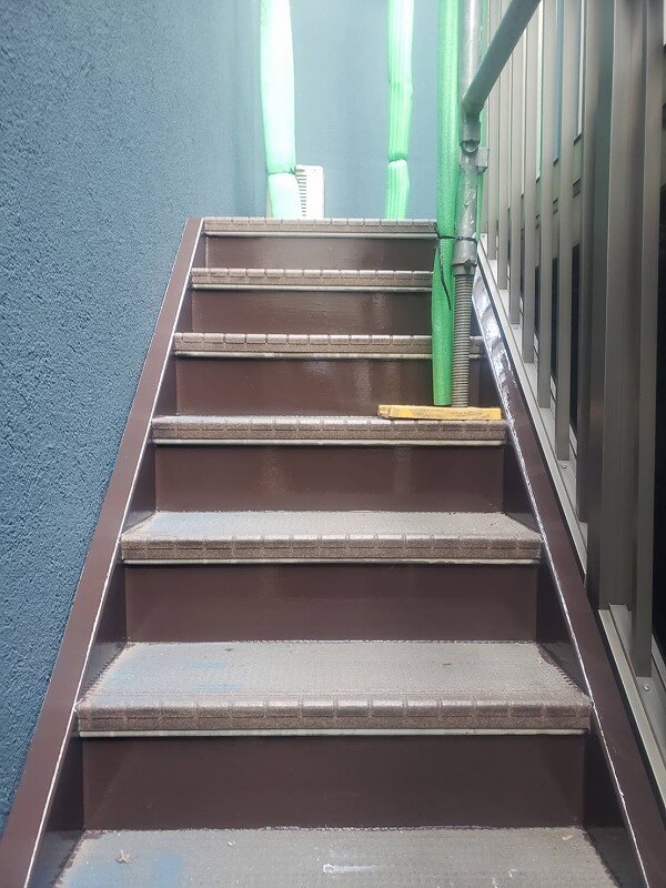 外壁塗装 世田谷区K様邸 階段側面周り塗装完了 2023020640506