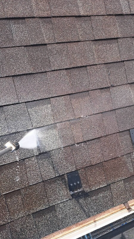 外壁塗装 世田谷区M様邸 屋根洗浄中 2024060616798_0