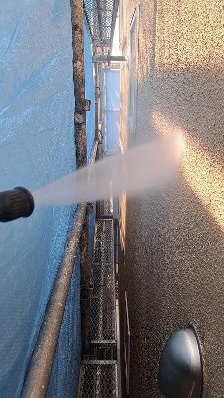 外壁塗装 世田谷区U様邸 外壁洗浄中 2024070417489_0