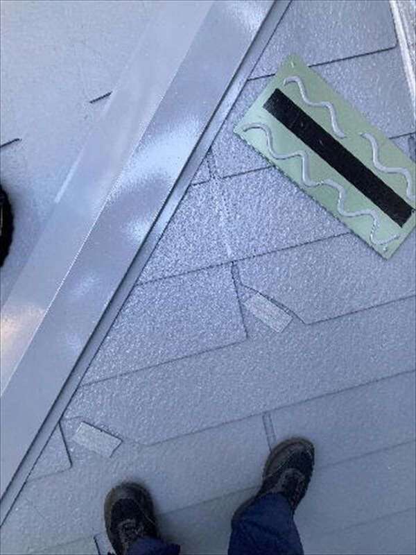 割れていた部分は板金を入れて補修することになりました。
