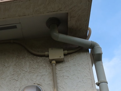 監視カメラの配管設備は残っていました。