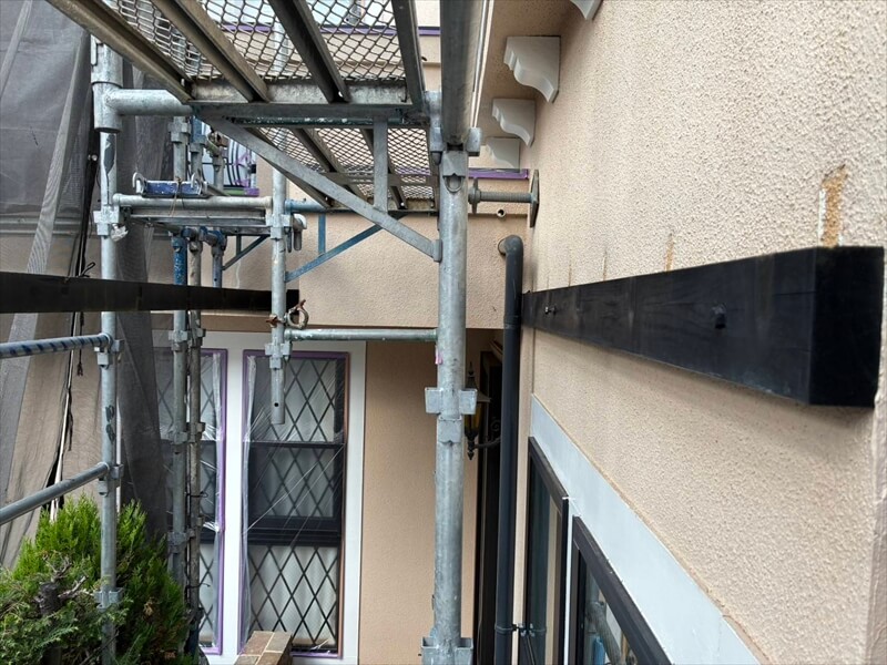 パーゴラ本体も取り除いていきます。