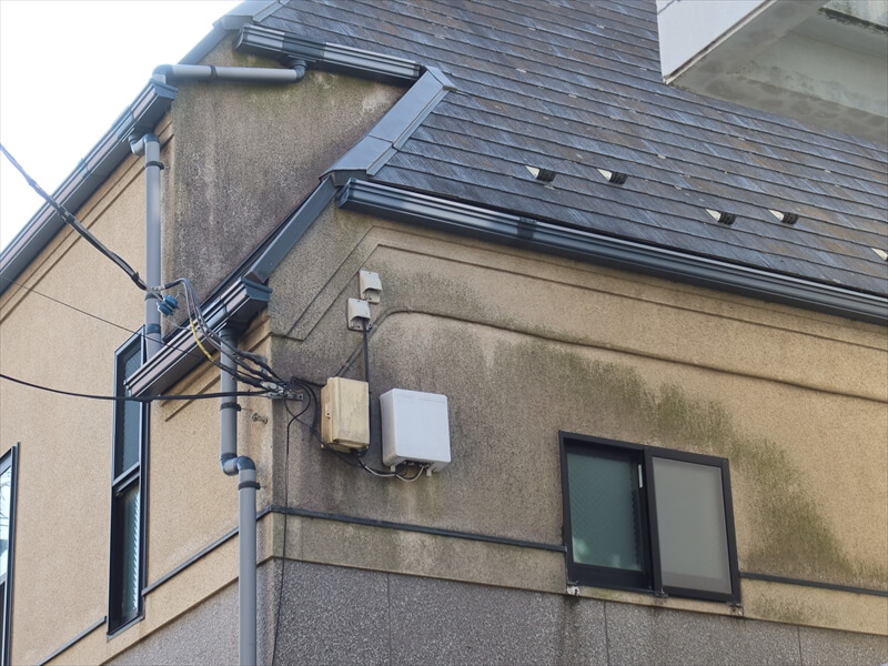 日当たりの悪い面はどうしても汚れが目立ちます。