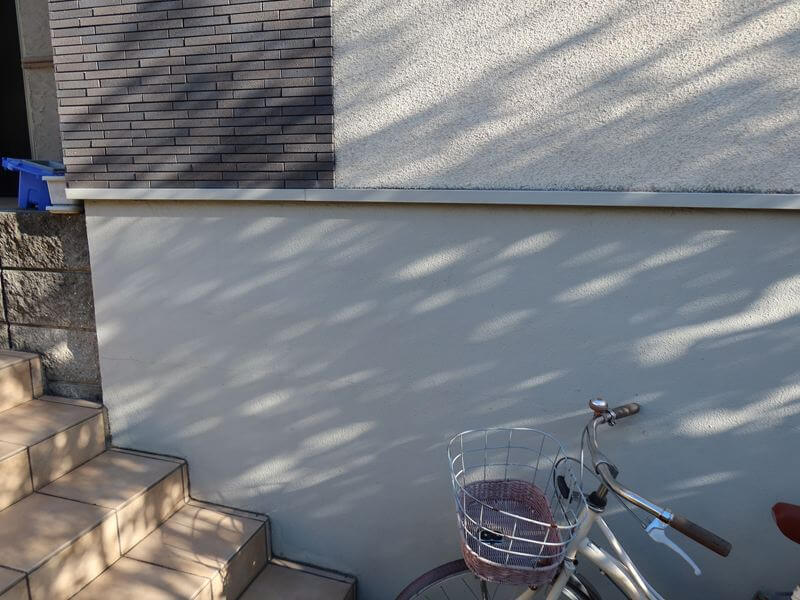 基礎に化粧モルタルが塗られていました。